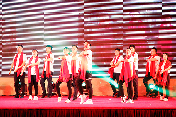 虎豹集團(tuán)團(tuán)購部擼起袖子加油干